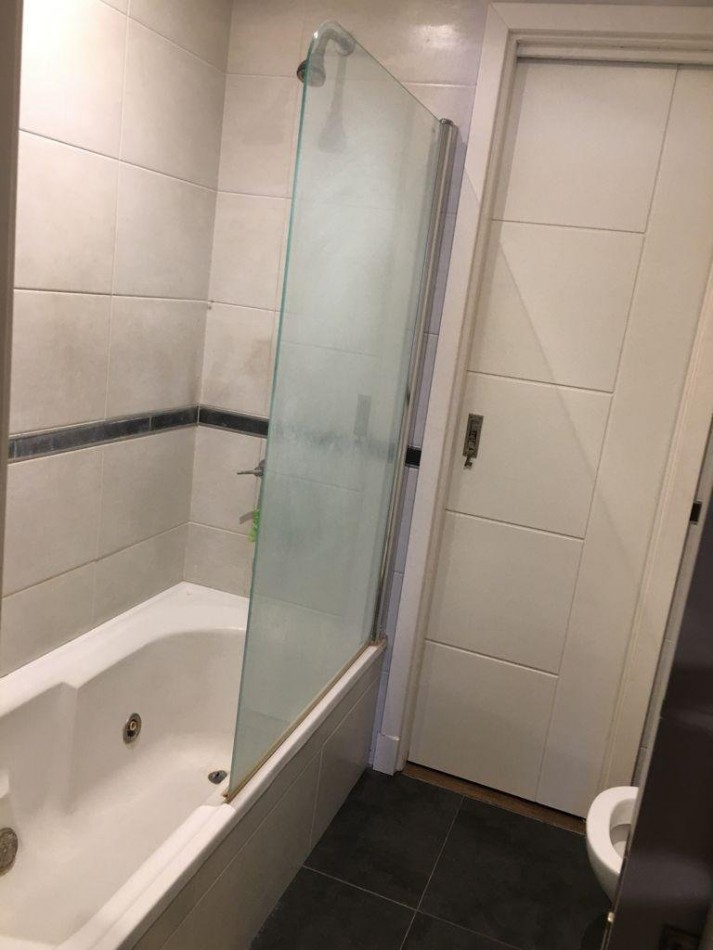 Casa 4 ambientes con gran parque y pileta. Parque Luro.