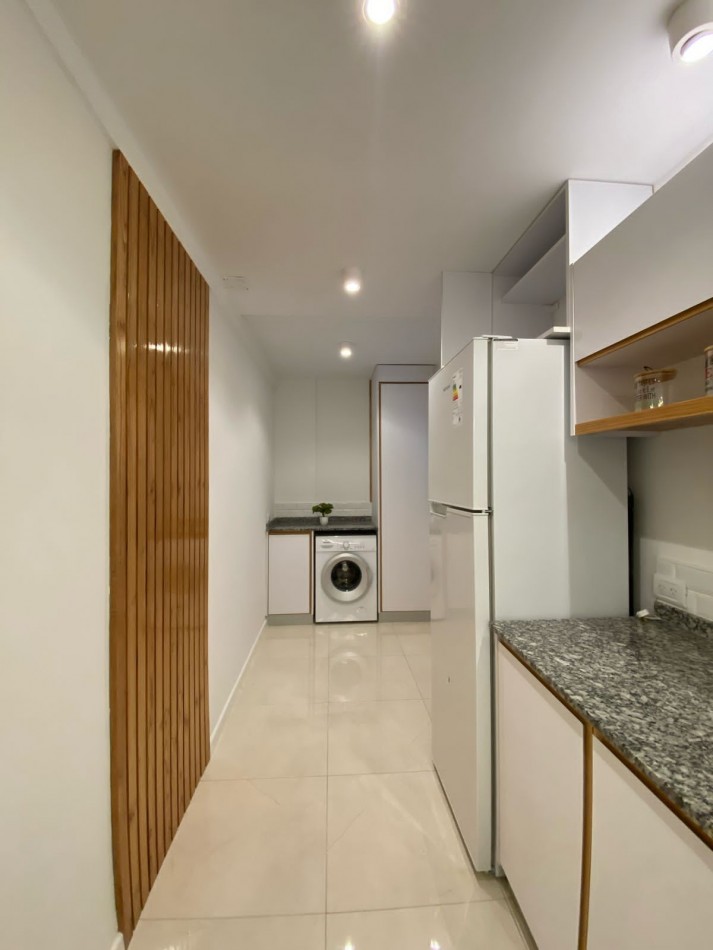 DEPTO TRES AMBIENTES CON BALCON SALIENTE. MAR DEL PLATA.