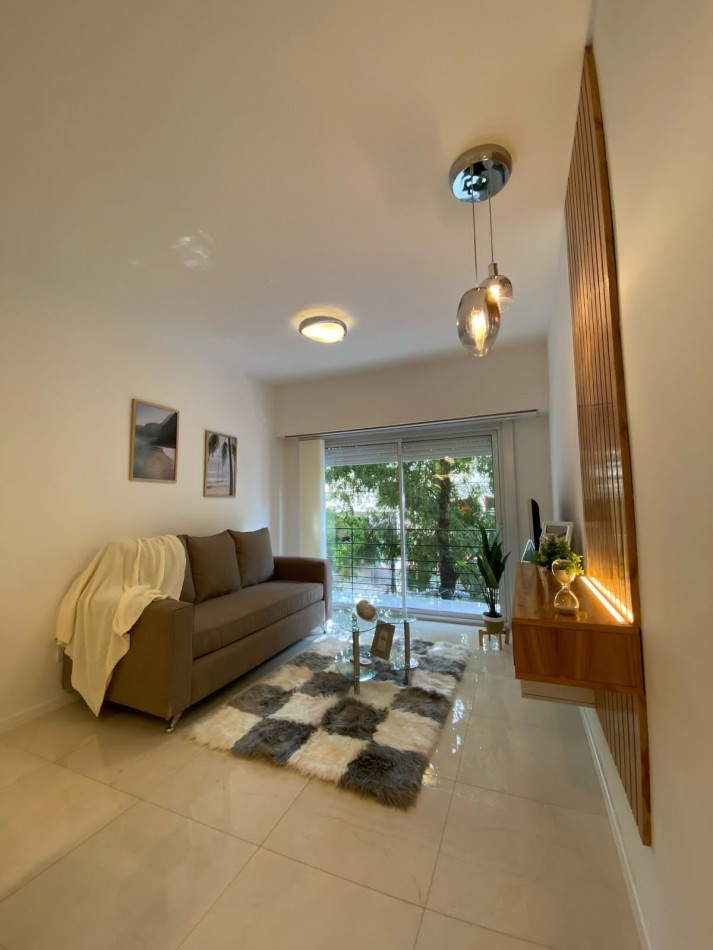 DEPTO TRES AMBIENTES CON BALCON SALIENTE. MAR DEL PLATA.