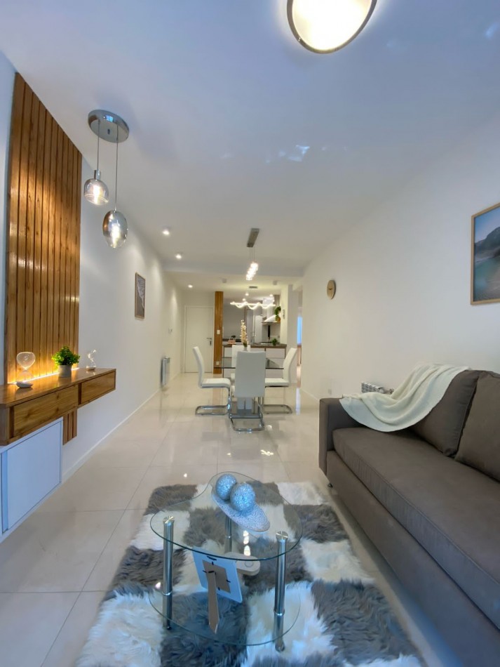 DEPTO TRES AMBIENTES CON BALCON SALIENTE. MAR DEL PLATA.