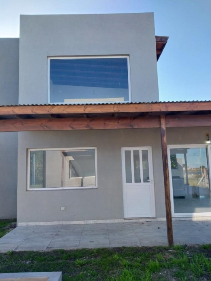 Venta Complejo de 4 Cabañas a estrenar en Mar de Cobo Parque Lago. Permuta. Financia.