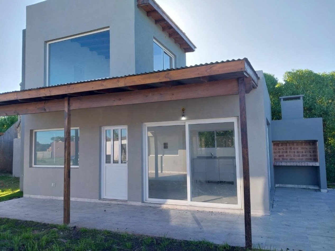 Venta Complejo de 4 Cabañas a estrenar en Mar de Cobo Parque Lago. Permuta. Financia.