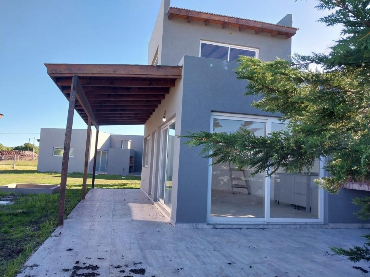 Venta Complejo de 4 Cabañas a estrenar en Mar de Cobo Parque Lago. Permuta. Financia.