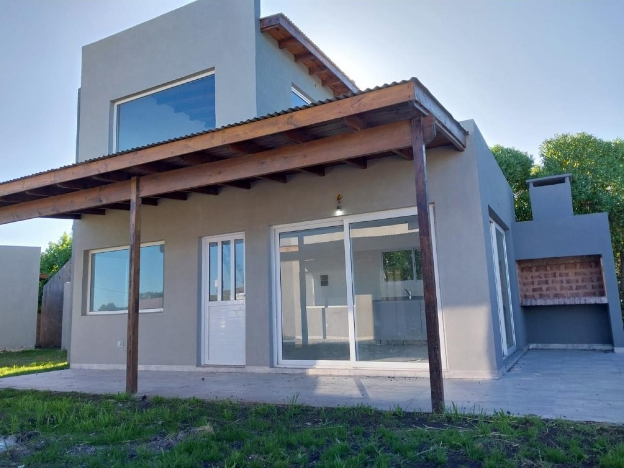 Venta Complejo de 4 Cabañas a estrenar en Mar de Cobo Parque Lago. Permuta. Financia.