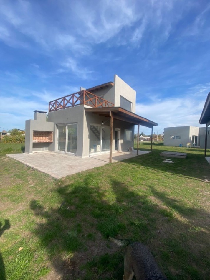 Venta Complejo de 4 Cabañas a estrenar en Mar de Cobo Parque Lago. Permuta. Financia.