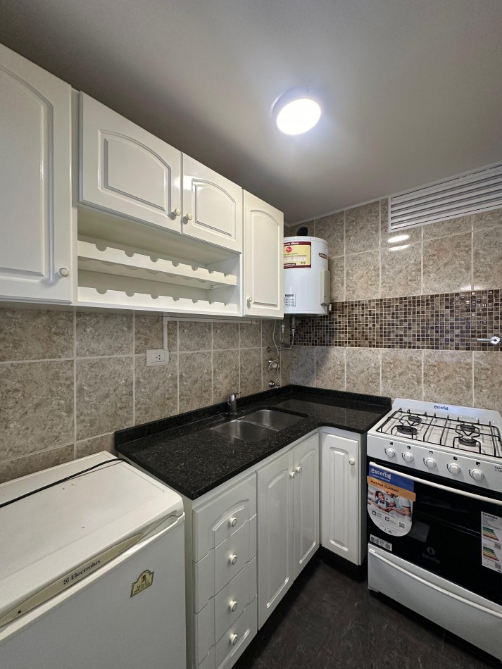 DEPARTAMENTO TRES AMBIENTES A LA CALLE. LA PERLA. MAR DEL PLATA