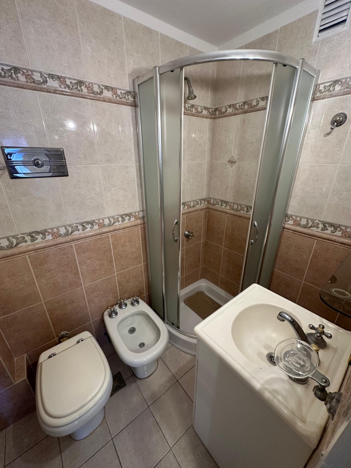 DEPARTAMENTO TRES AMBIENTES A LA CALLE. LA PERLA. MAR DEL PLATA