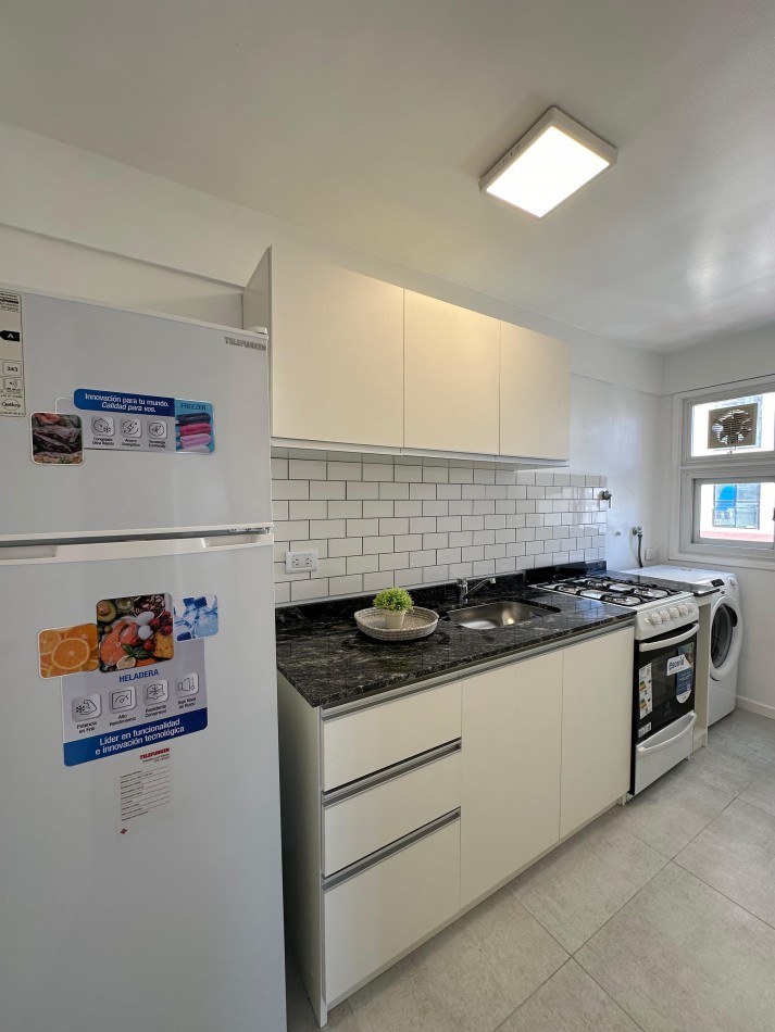 DEPARTAMENTO TRES AMBIENTES A LA CALLE CON COCHERA, CENTRO. MAR DEL PLATA