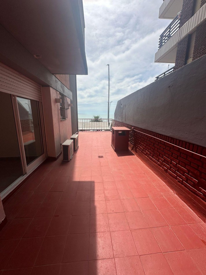 Departamento tres ambiente, vista al Mar. Guemes. Mar del Plata.