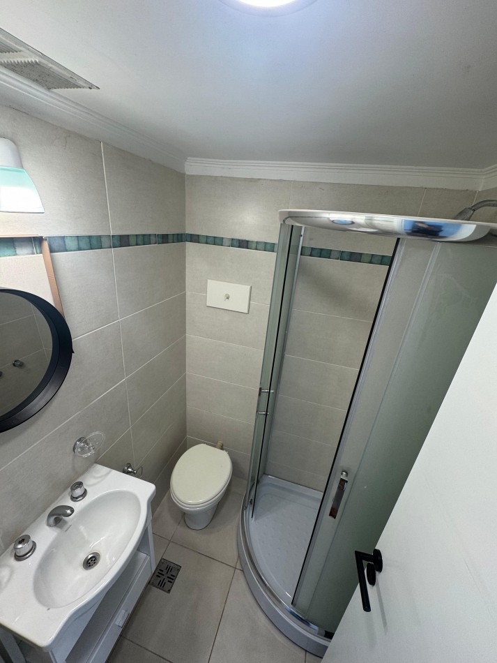 Departamento 4 ambientes a la calle con balcon terraza, vista lateral al MAR.  Mar del Plata.