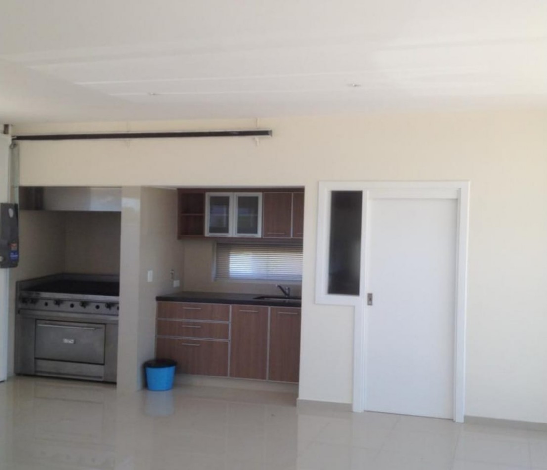 Rumenco, casa 5 ambientes. Dos plantas. Barrio Cerrado. 