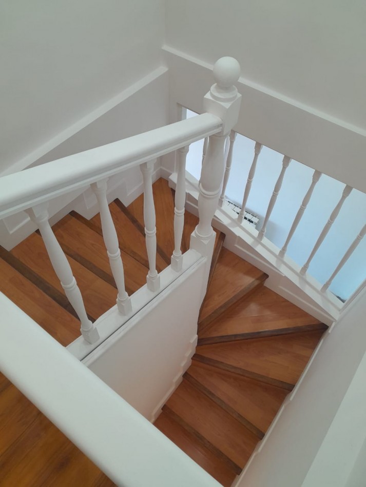 DEPARTAMENTO EN DUPLEX 5 AMBIENTES. RECICLADO. VISTA AL MAR. LA PERLA. MAR DEL PLATA.