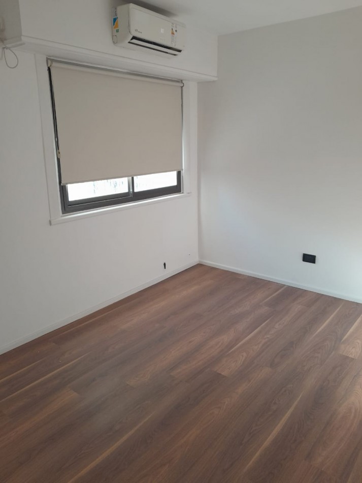 DEPARTAMENTO EN DUPLEX 5 AMBIENTES. RECICLADO. VISTA AL MAR. LA PERLA. MAR DEL PLATA.