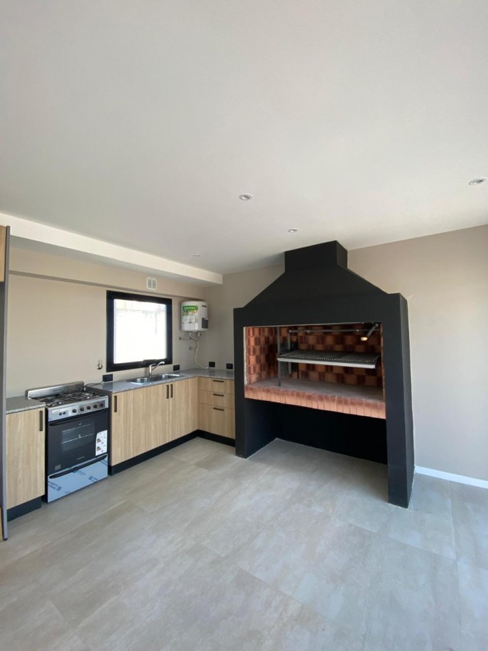 Departamento dos ambientes con cochera fija. GUEMES. Mar del Plata.