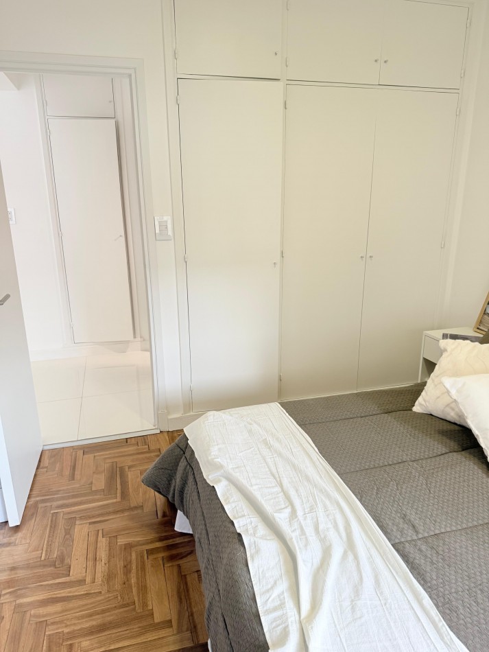 Dos ambientes con balcon saliente, centro. Mar del Plata.