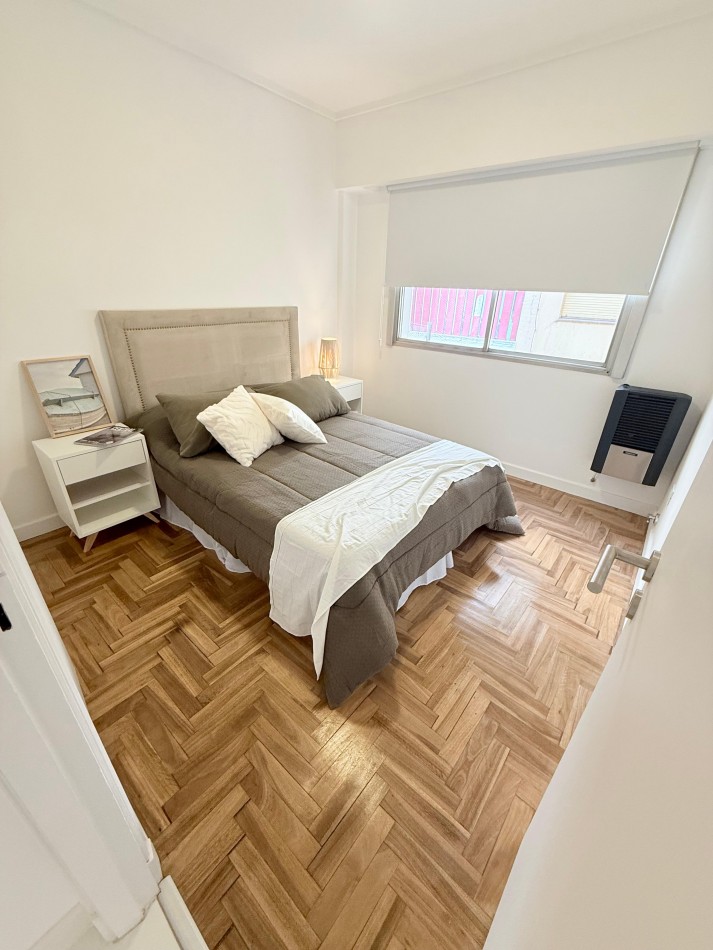 Dos ambientes con balcon saliente, centro. Mar del Plata.