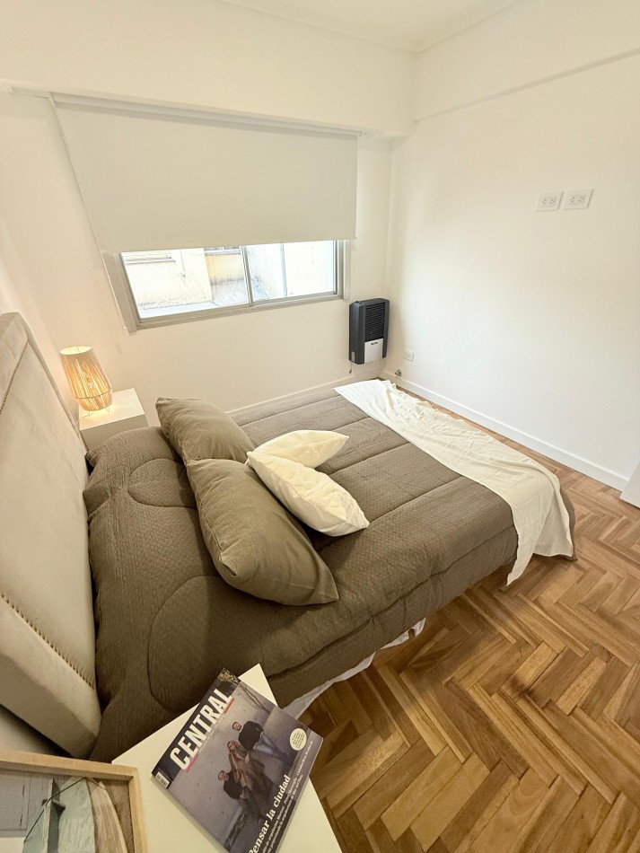 Dos ambientes con balcon saliente, centro. Mar del Plata.