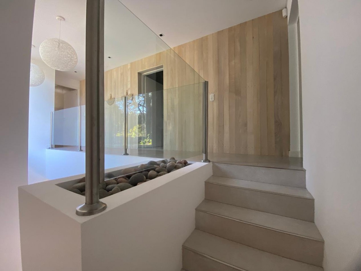 Casa en venta. Cinco Ambientes, en Barrio Residencial 1 de Costa Esmeralda. Costa Atlantica.