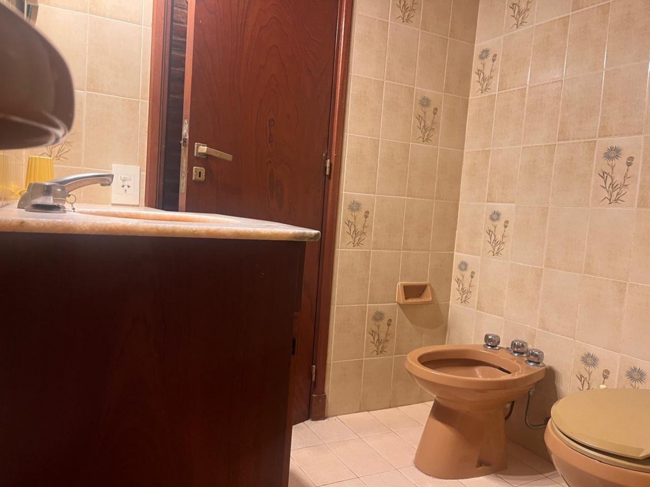 Casa en venta cinco ambientes. Pinamar. Costa Atlantica.