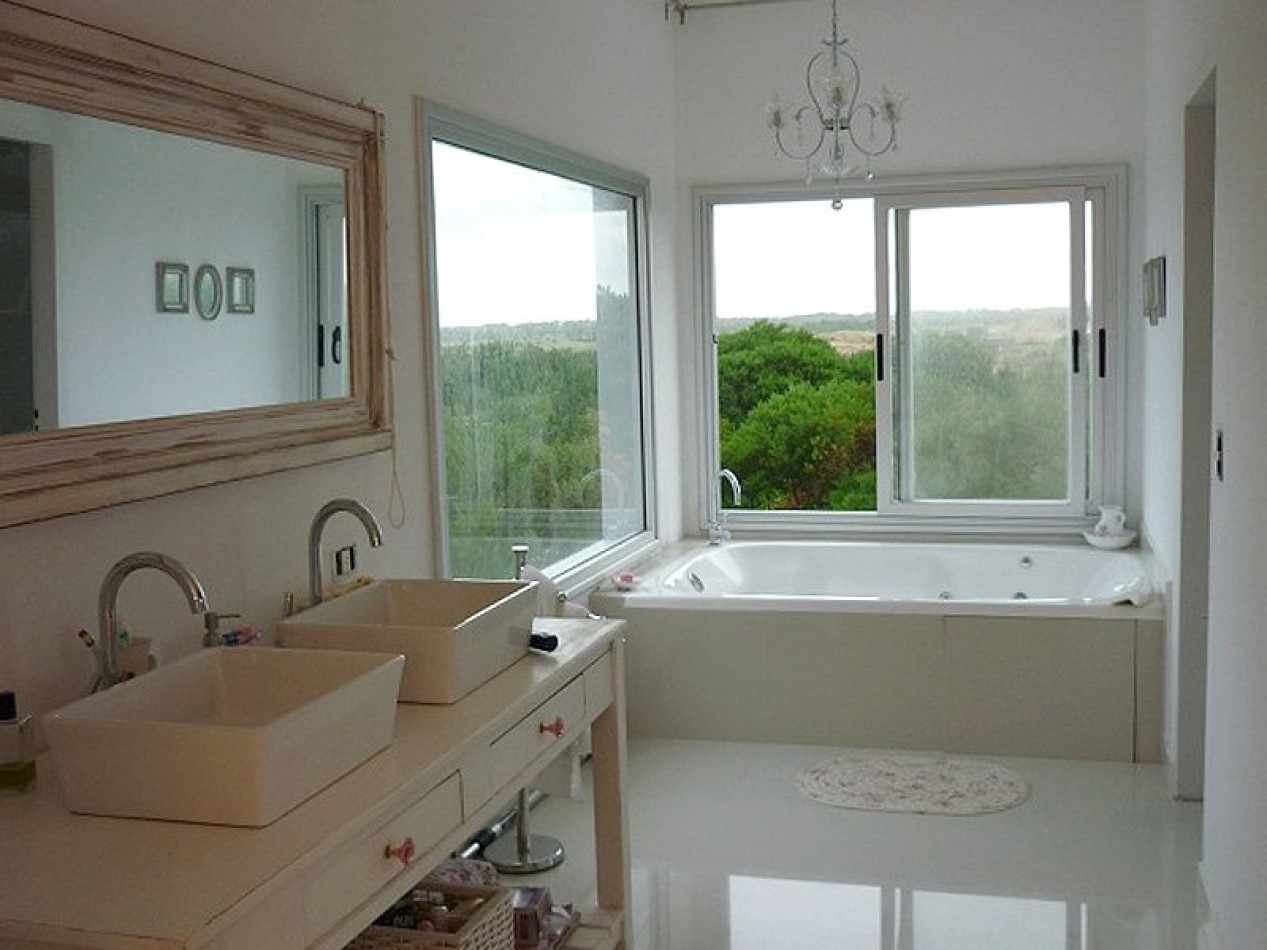 Casa 5 ambientes, Costa Esmeralda. Costa Atlantica.