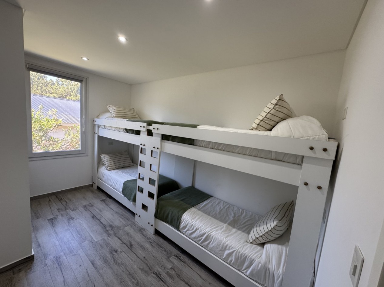 Casa 5 ambientes a la venta, Costa Esmeralda. Costa Atlantica