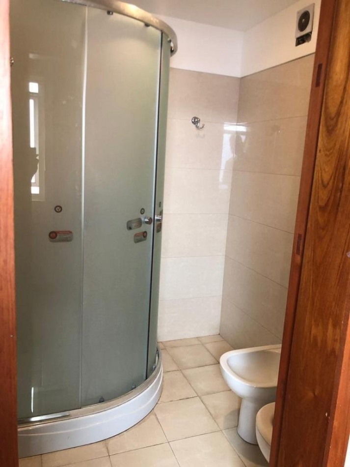 DEPARTAMENTO EN DUPLEX 5 AMBIENTES. VISTA AL MAR. LA PERLA. MAR DEL PLATA.