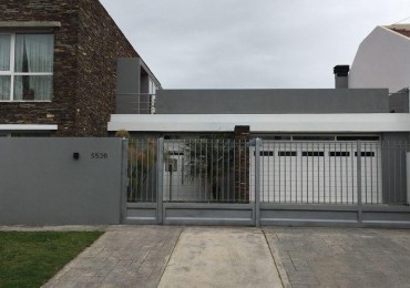 Casa 4 ambientes con gran parque y pileta. Parque Luro.