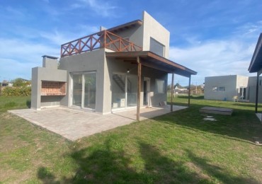 Venta Complejo de 4 Cabañas a estrenar en Mar de Cobo Parque Lago. Permuta. Financia.