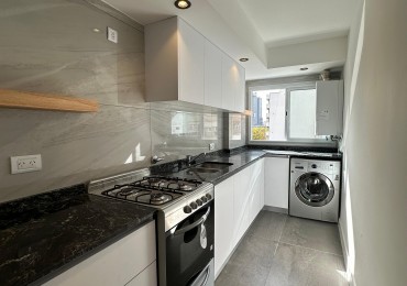 Departamento 4 ambientes a la calle con balcon terraza. Cochera. Mar del Plata.