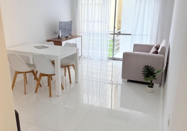 Dos ambientes con balcon saliente, centro. Mar del Plata.